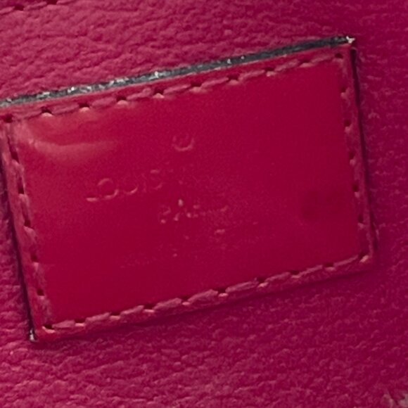 Louis Vuitton Vernis Red Makeup Pouch - Picture 10 of 11